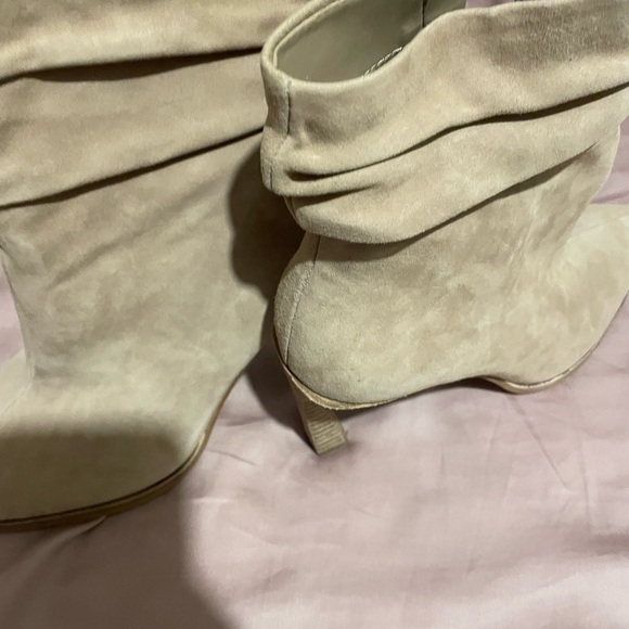 Vince Camuto slouch bootie. Pointed toe - Picture 2 of 5